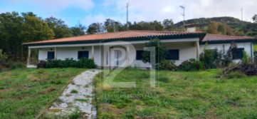 House 5 Bedrooms in Cambra e Carvalhal de Vermilhas