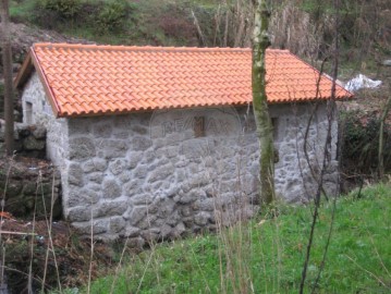 Moradia  em Caçarilhe e Infesta