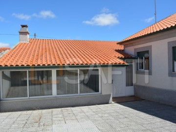 Maison 5 Chambres à Vilar Formoso