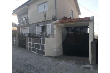 Maison 5 Chambres à Negrelos (São Tomé)