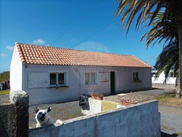 House 2 Bedrooms in Vila do Porto