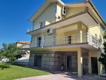 Maison 5 Chambres à Póvoa de Lanhoso (Nossa Senhora do Amparo)