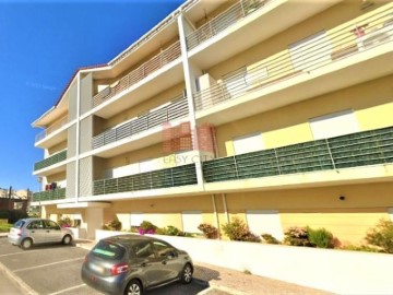 Apartment 2 Bedrooms in Pontinha e Famões