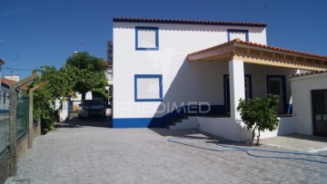 House 2 Bedrooms in Vaiamonte