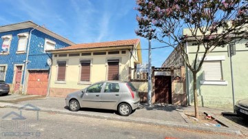 House 2 Bedrooms in Custóias, Leça do Balio e Guifões