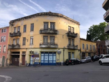 Building in Alcobaça e Vestiaria