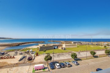 Apartment 4 Bedrooms in Vila Praia de Âncora