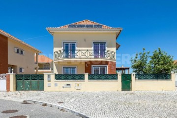 Maison 3 Chambres à S.Maria e S.Miguel, S.Martinho, S.Pedro Penaferrim