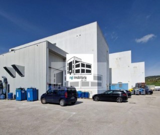 Industrial building / warehouse in Santo Antão e São Julião do Tojal