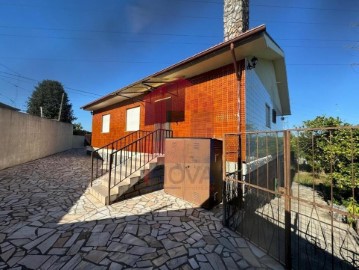 House 3 Bedrooms in Soutelo