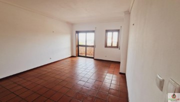 Apartamento 2 Quartos em Oiã