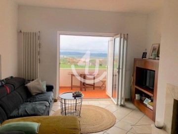 Apartment 2 Bedrooms in São Martinho do Porto