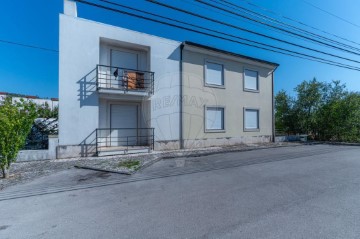 Apartamento 2 Quartos em Taveiro, Ameal e Arzila