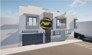 House 3 Bedrooms in Faro (Sé e São Pedro)