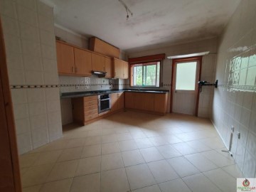 Apartamento 2 Quartos em Oiã