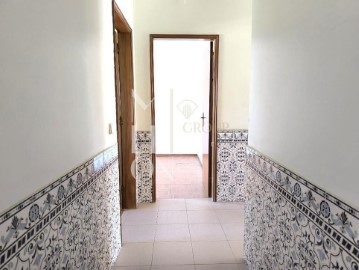 Apartamento 3 Quartos em Estômbar e Parchal