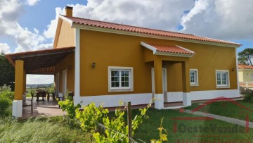 House 2 Bedrooms in Carvalhal