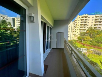 Apartment 1 Bedroom in São Martinho