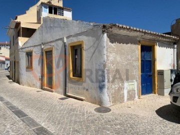 House 3 Bedrooms in Alcantarilha e Pêra