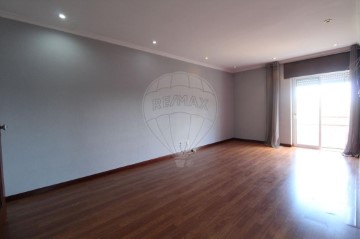 Apartamento 3 Quartos em Arcos e Mogofores