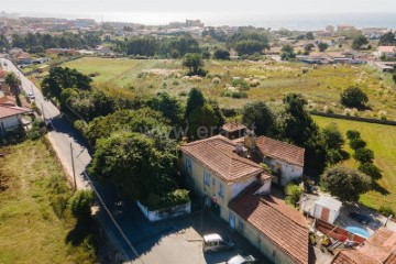 Quintas e casas rústicas 6 Quartos em São Felix da Marinha