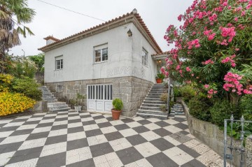 House 3 Bedrooms in Moreira de Cónegos