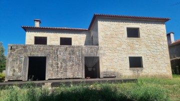 House 5 Bedrooms in São Pedro de Arcos