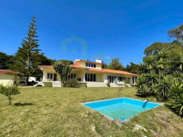 House 4 Bedrooms in Ericeira