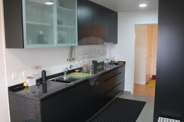 Apartamento 3 Quartos em Santo António dos Cavaleiros e Frielas