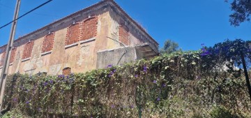 House 3 Bedrooms in Cacém e São Marcos