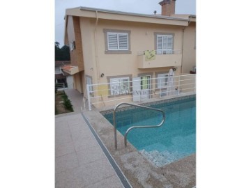 House 4 Bedrooms in Gondomar (São Cosme), Valbom e Jovim