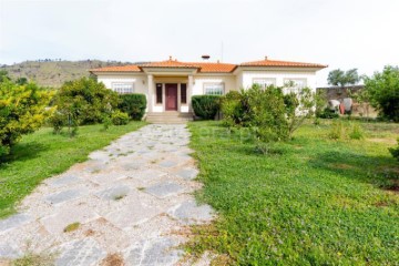 Maison 3 Chambres à Aldeia Viçosa