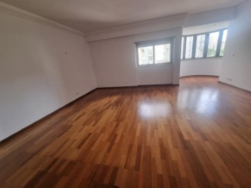 Apartamento 4 Quartos em Areeiro