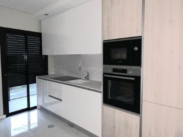 Apartment 1 Bedroom in Repeses e São Salvador