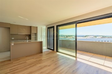 Apartamento 2 Quartos em Santa Maria da Feira, Travanca, Sanfins e Espargo