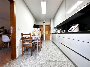 Apartment 4 Bedrooms in Cidade da Maia