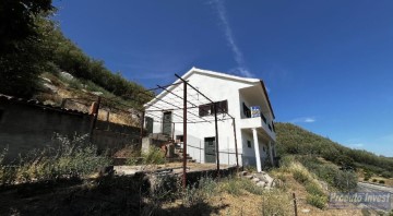 House 2 Bedrooms in Alpedrinha