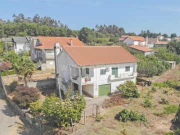 House 3 Bedrooms in Sátão