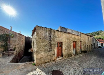 Maison 5 Chambres à Castelo Novo