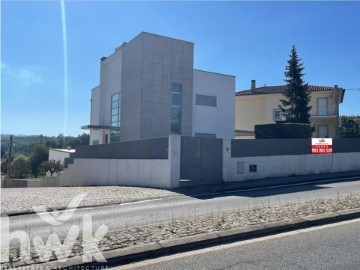 House 4 Bedrooms in Oliveira do Hospital e São Paio de Gramaços