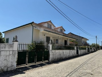 House 5 Bedrooms in Castelo Branco