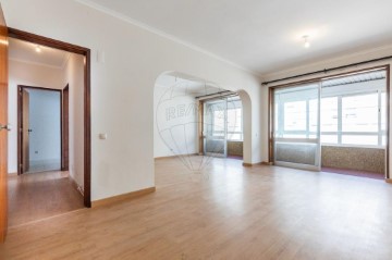 Apartamento 3 Quartos em Moscavide e Portela