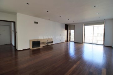 Apartamento 3 Quartos em St.Tirso, Couto (S.Cristina e S.Miguel) e Burgães