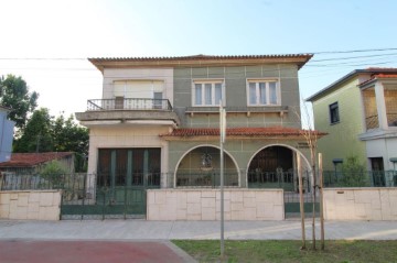 House 4 Bedrooms in Gondomar (São Cosme), Valbom e Jovim