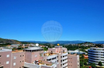 Apartment 4 Bedrooms in Ferreiros e Gondizalves