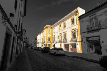 Building in Évora (São Mamede, Sé, São Pedro e Santo Antão)