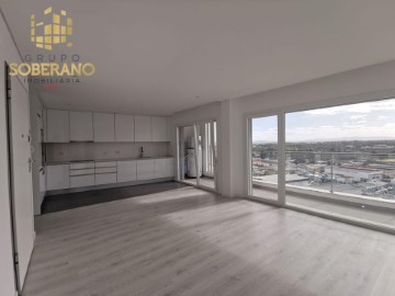 Apartamento 3 Quartos em Corroios