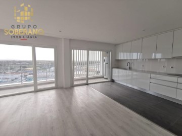 Apartamento 2 Quartos em Corroios