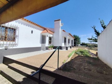 House 4 Bedrooms in Assunção, Ajuda, Salvador e Santo Ildefonso