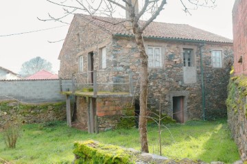 Maison 3 Chambres à Baçal